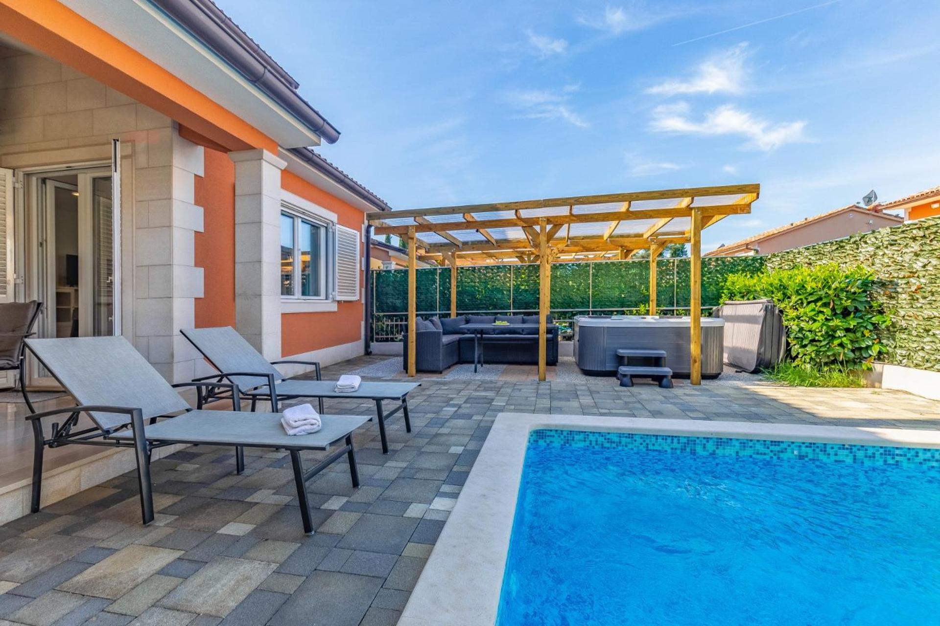PUY Villas Lotus With Pool And Jacuzzi מראה חיצוני תמונה