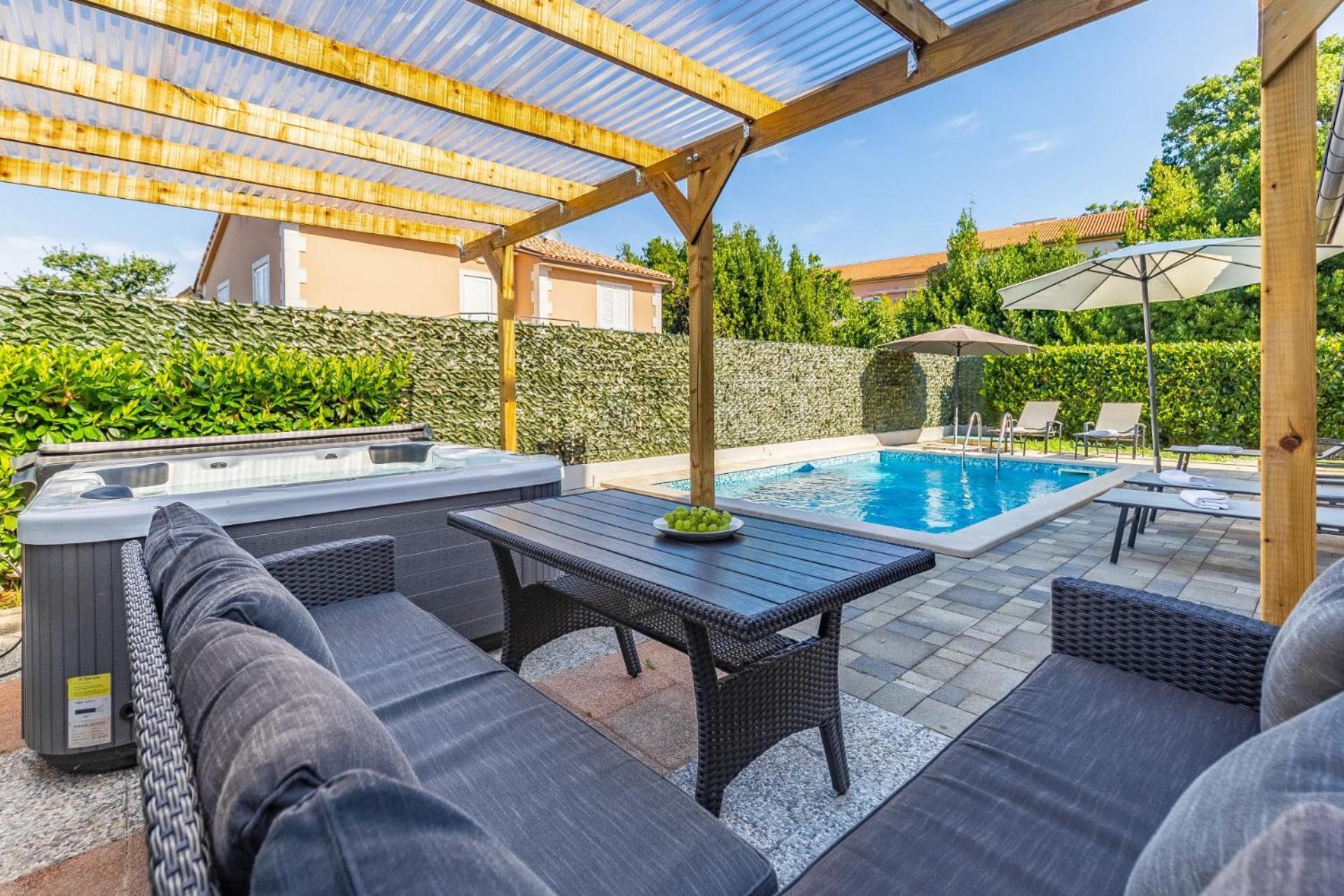PUY Villas Lotus With Pool And Jacuzzi מראה חיצוני תמונה