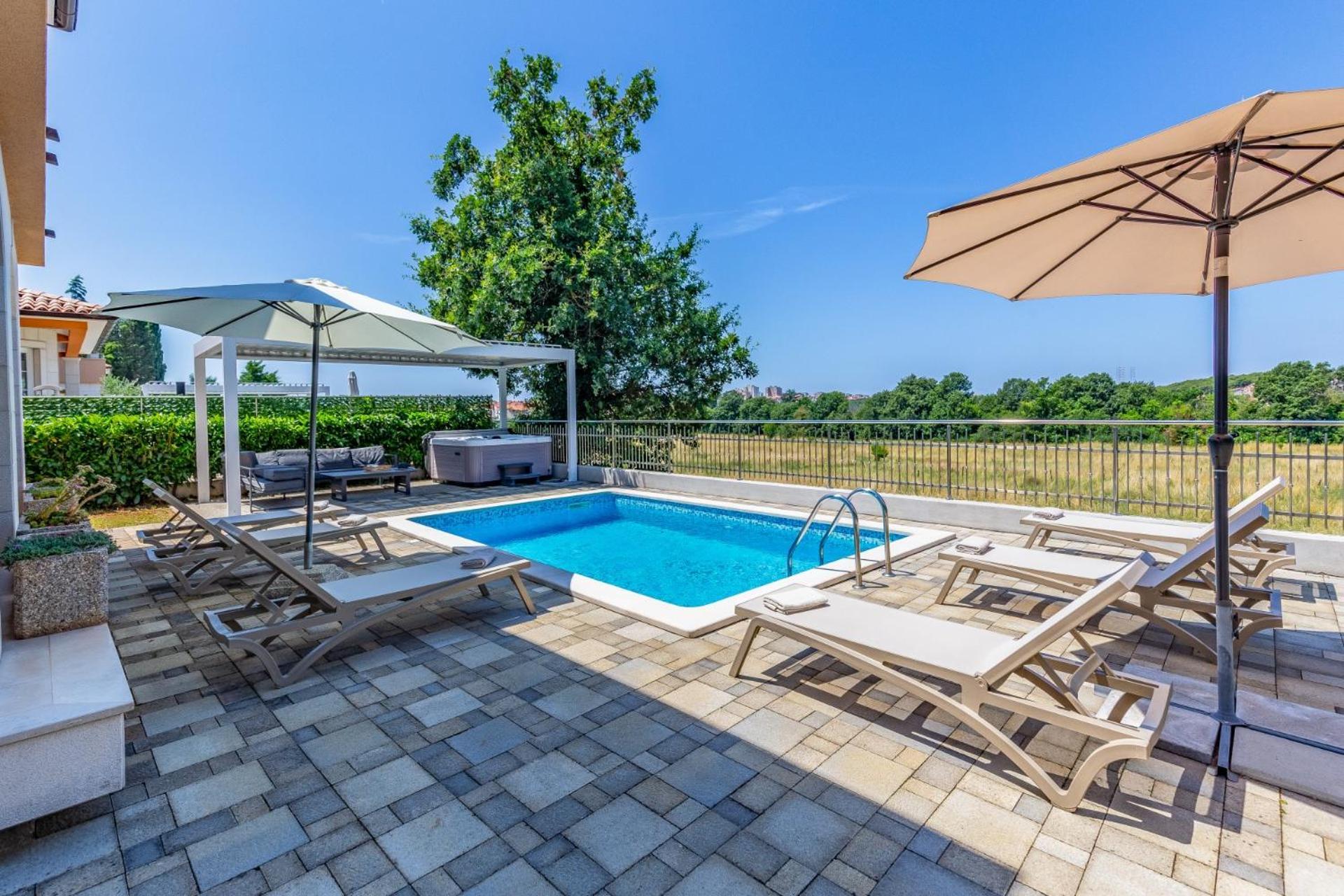 PUY Villas Lotus With Pool And Jacuzzi מראה חיצוני תמונה