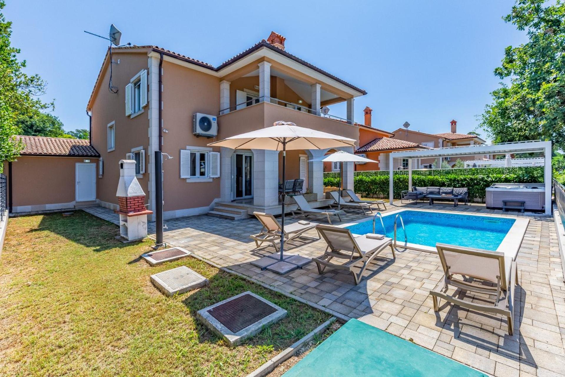 PUY Villas Lotus With Pool And Jacuzzi מראה חיצוני תמונה