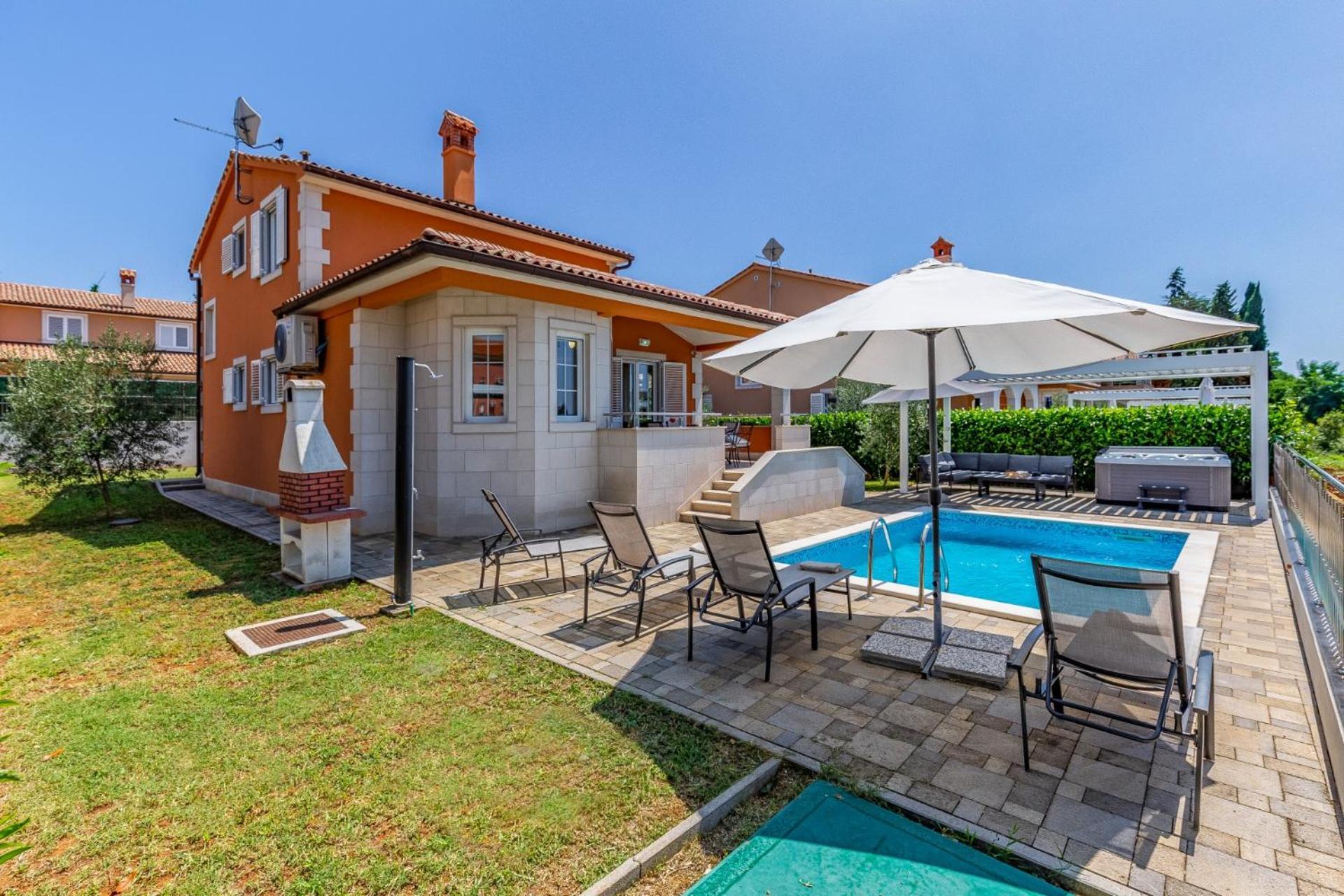 PUY Villas Lotus With Pool And Jacuzzi מראה חיצוני תמונה